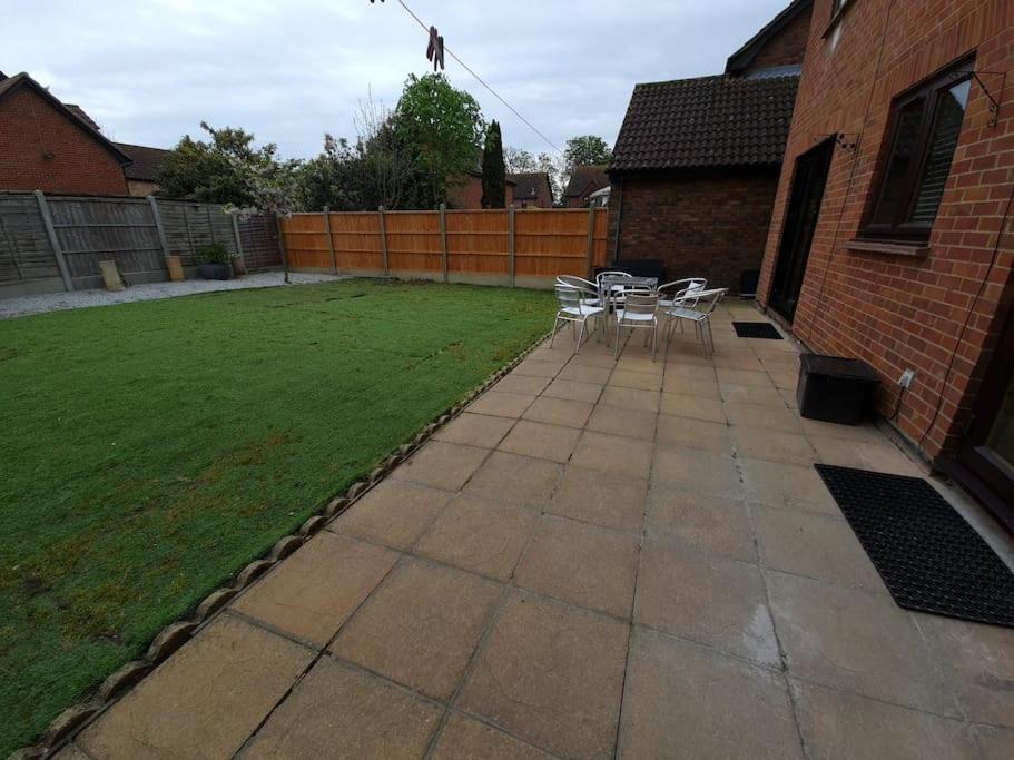 London Luxury 6 Bedroom Family House Sleeps 12 People Parking For 4 Cars Close To Tube. Chigwell Exteriér fotografie