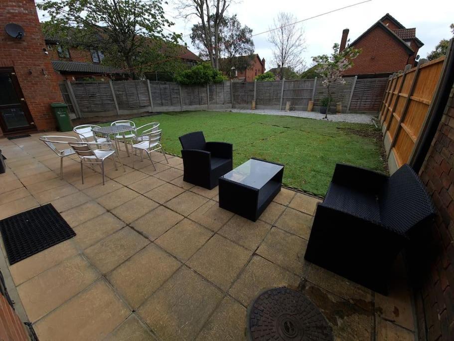 London Luxury 6 Bedroom Family House Sleeps 12 People Parking For 4 Cars Close To Tube. Chigwell Exteriér fotografie