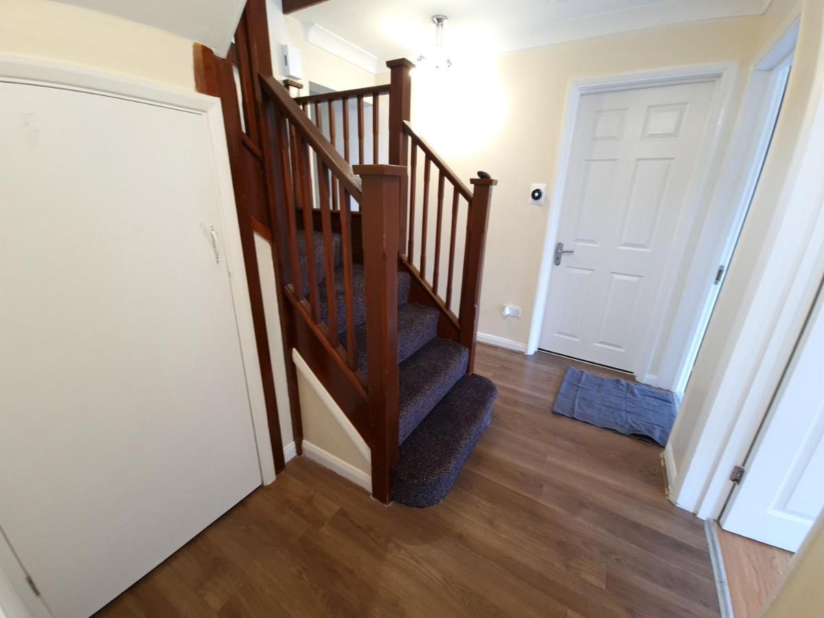 London Luxury 6 Bedroom Family House Sleeps 12 People Parking For 4 Cars Close To Tube. Chigwell Exteriér fotografie